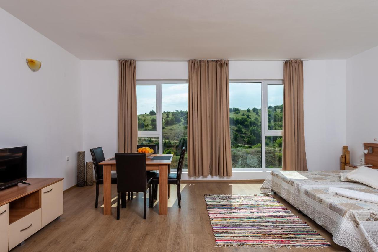 Villa Entre Emona Bagian luar foto
